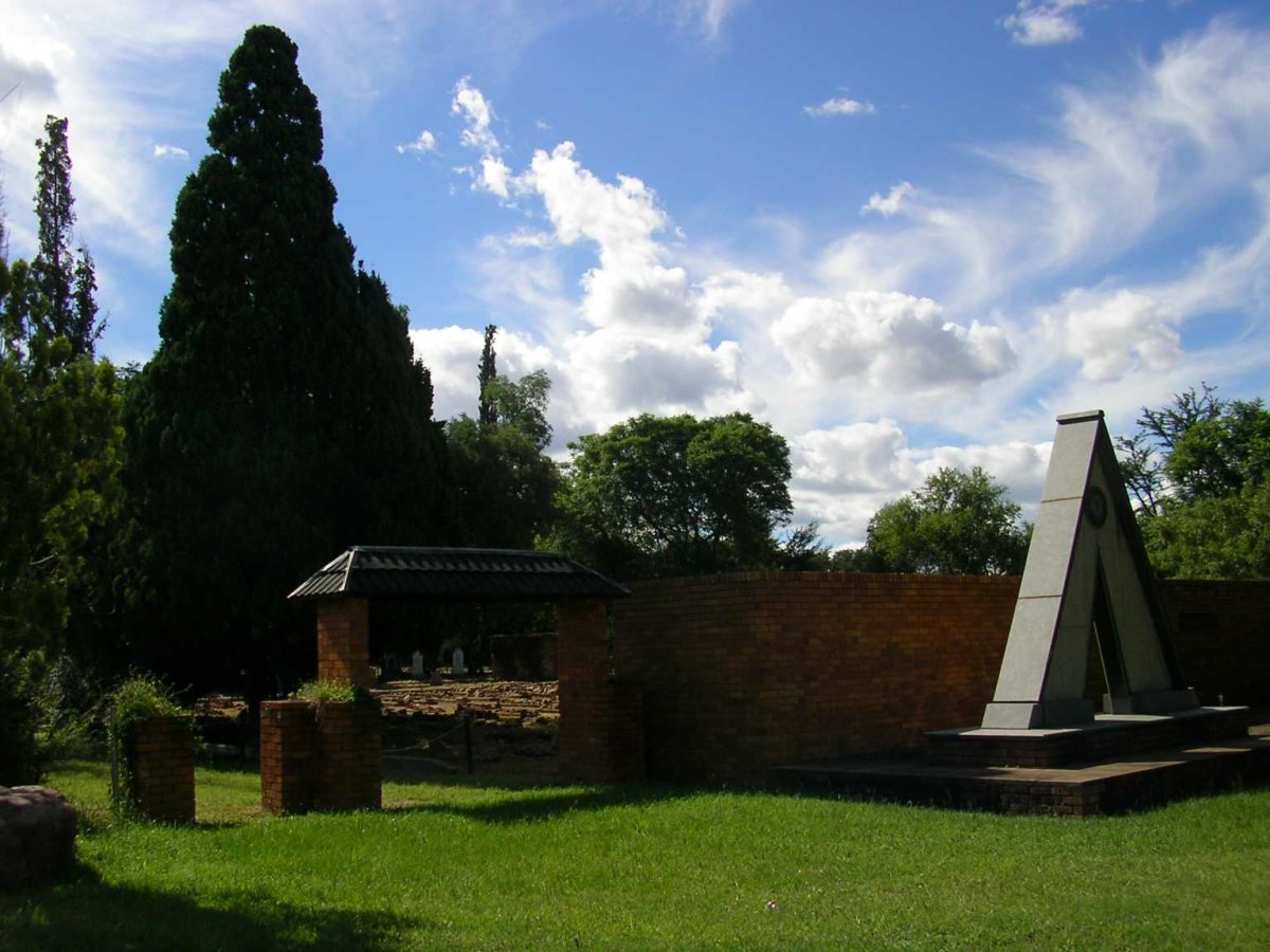 01. Anglo-Boer War Memorial: Entrance to Nylstroom Concentration Camp cemetery