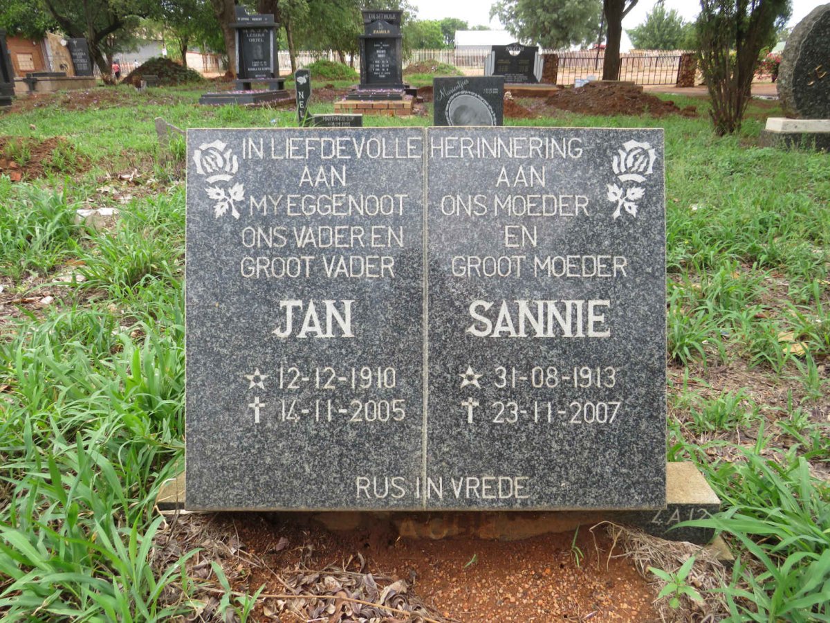 NAUDE Jan 1910-2005 & Sannie 1913-2007