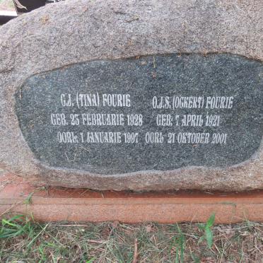 FOURIE O.J.S. 1921-2001 & C.J. 1928-1997
