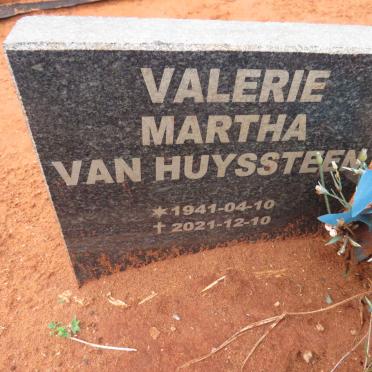 HUYSSTEEN Valerie Martha, van 1941-2021