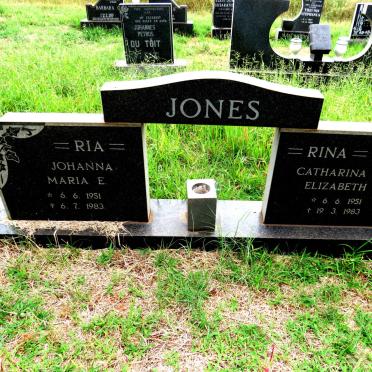 JONES Johanna Maria E. 1951-1983 :: JONES Catharina Elizabeth 1951-1983