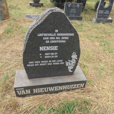 NIEUWENHUIZEN Nensie, van 1927-2004
