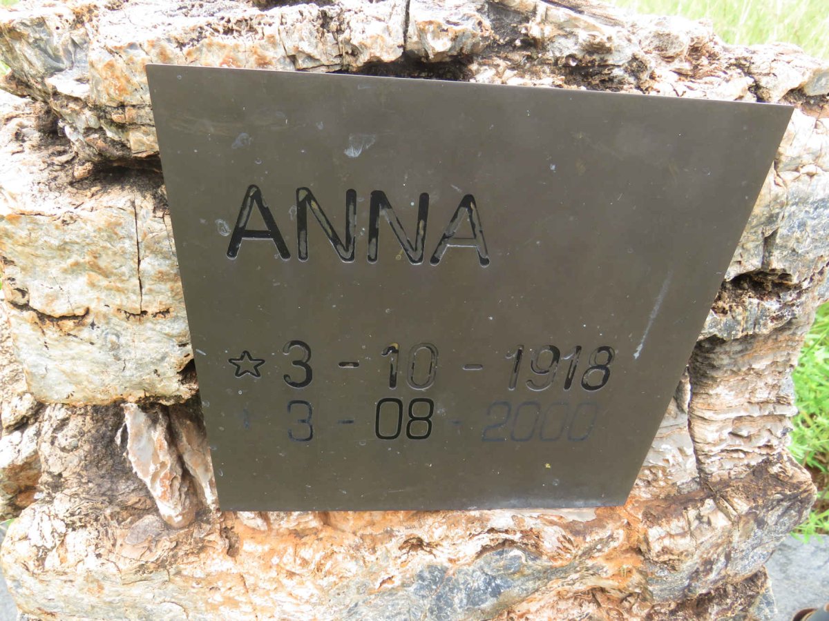 PRINSLOO Ernst 1911-1986 & Anna 1918-2000 _3