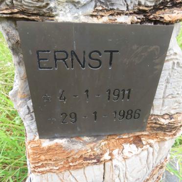 PRINSLOO Ernst 1911-1986 & Anna 1918-2000 _2