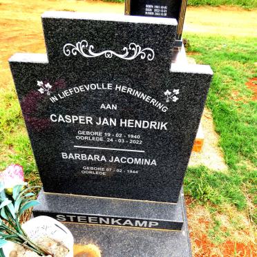 STEENKAMP Casper Jan Hendrik 1940-2022 & Barbara Jacomina 1944-