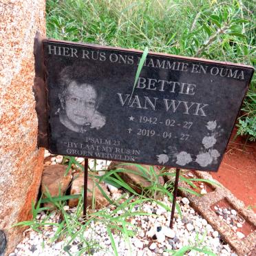 WYK Piet, van 1937-2008 & Bettie 1942-2019 _2