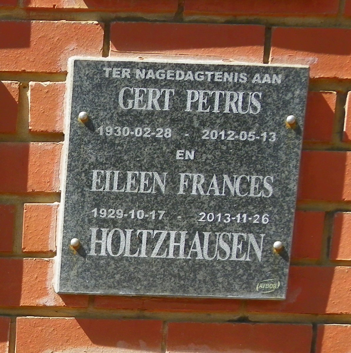 HOLTZHAUSEN Gert Petrus 1930-2012 &amp; Eileen Frances 1929-2013