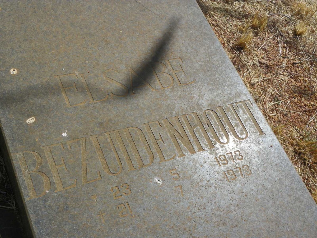 BEZUIDENHOUT Elsabe 1973-1973