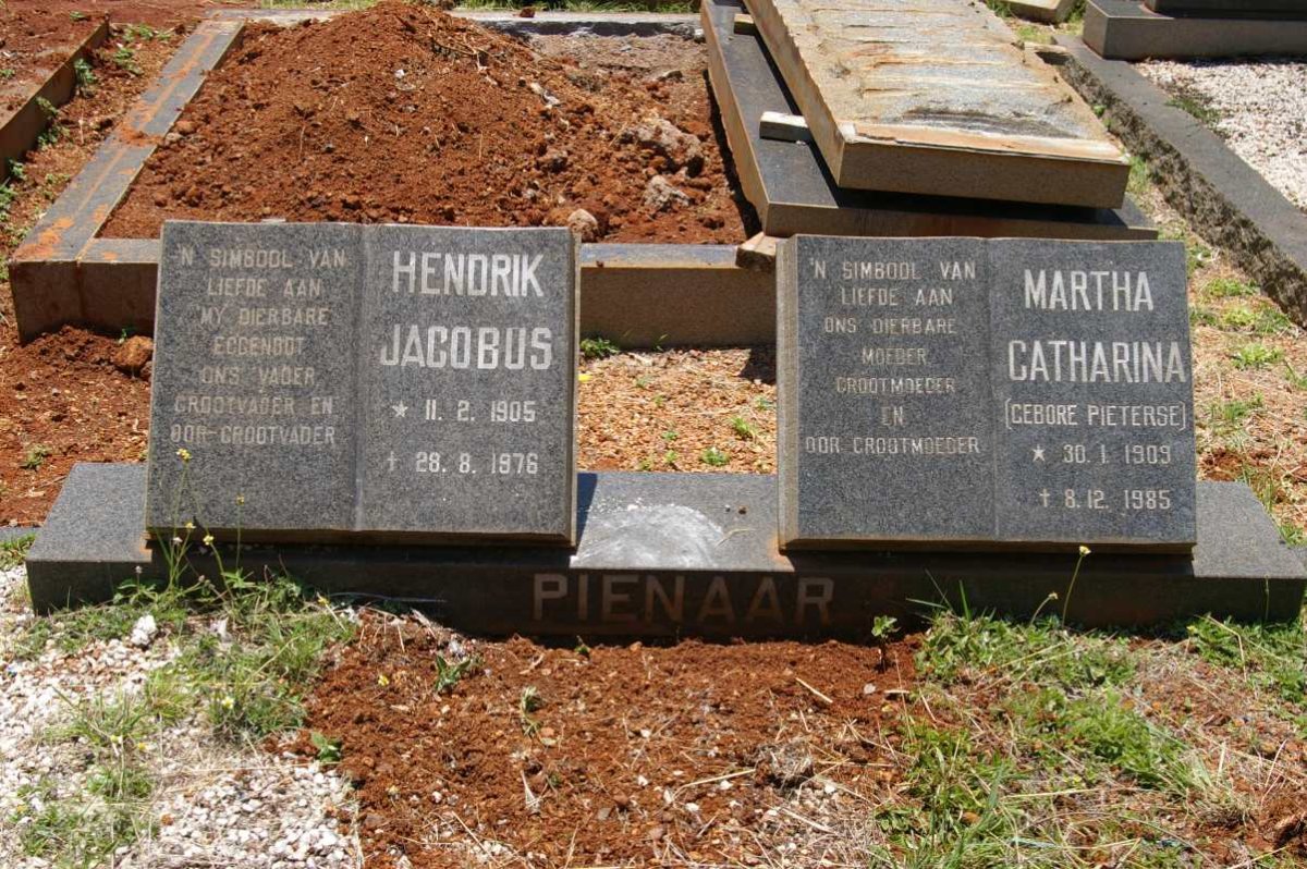 PIENAAR Hendrik Jacobus 1905-1976 &amp; Martha Catharina PIETERSE 1909-1985