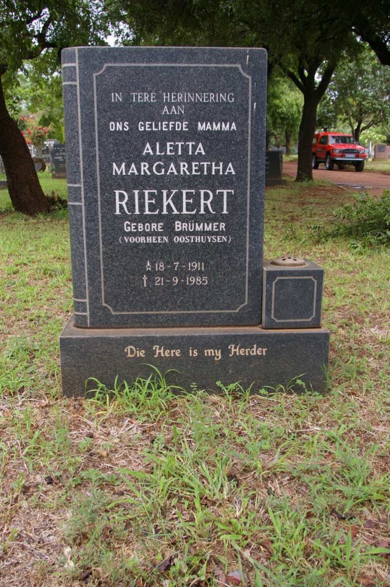 RIEKERT Aletta Margaretha voorheen OOSTHUYSEN nee BRUMMER 1911-1985