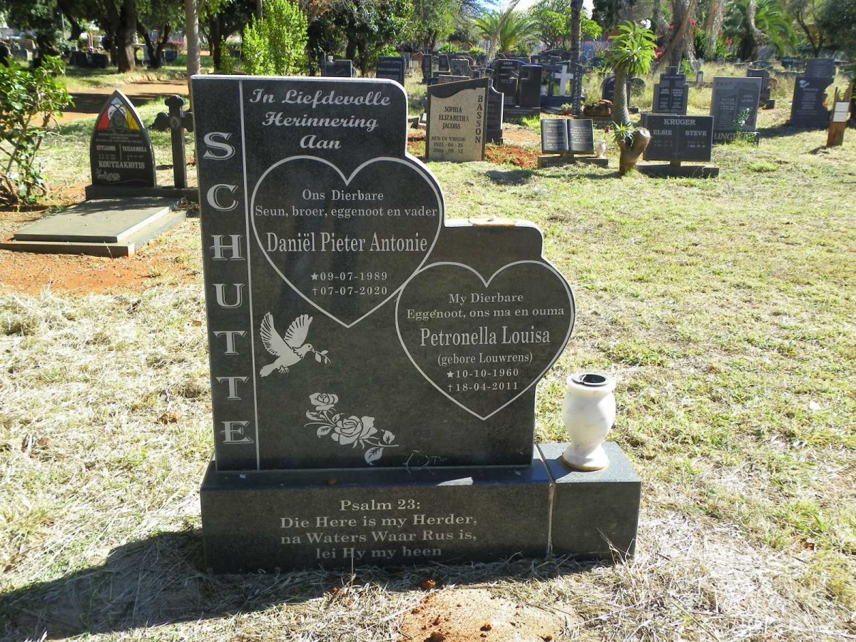 SCHUTTE Daniel Pieter Antonie 1989-2020 &amp; Petronella Louisa LOUWRENS 1960-2011