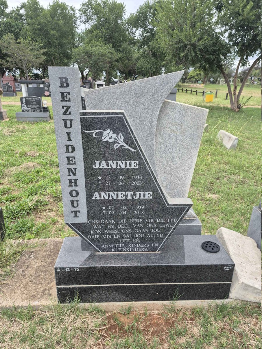 BEZUIDENHOUT Jannie 1933-2003 & Annetjie 1939-2018