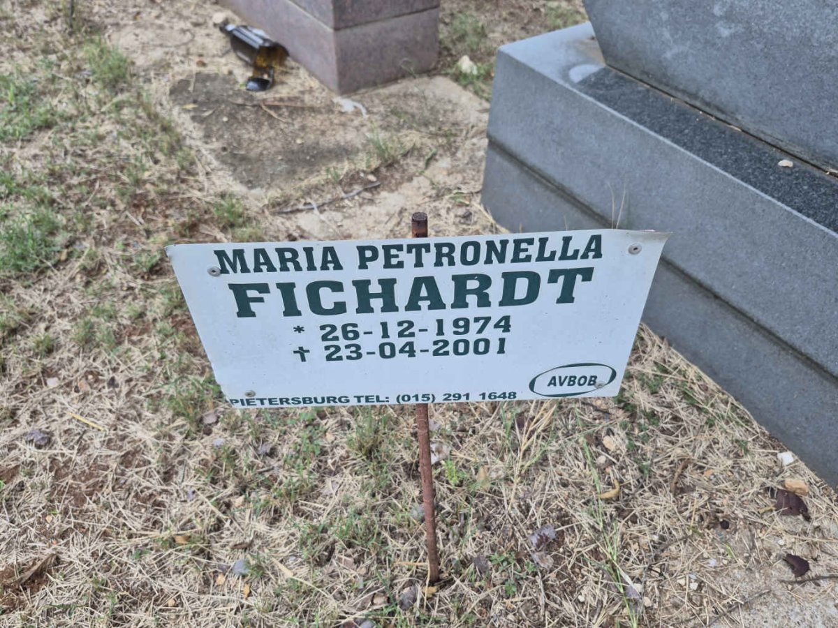 FICHARDT Maria Petronella 1974-2001