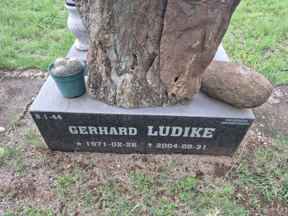 LUDIKE Gerhard 1971-2004