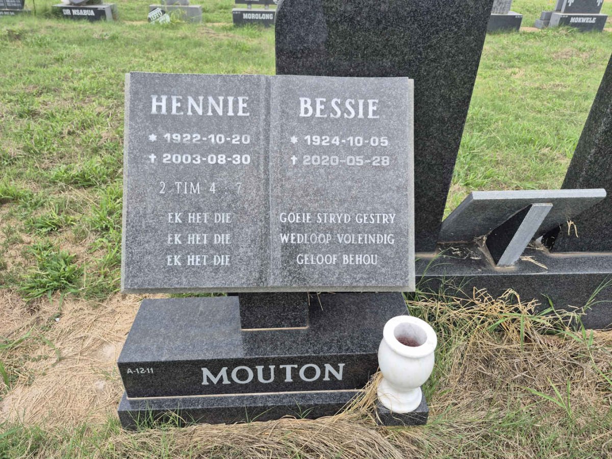 MOUTON Hennie 1922-2003 & Bessie 1924-2020