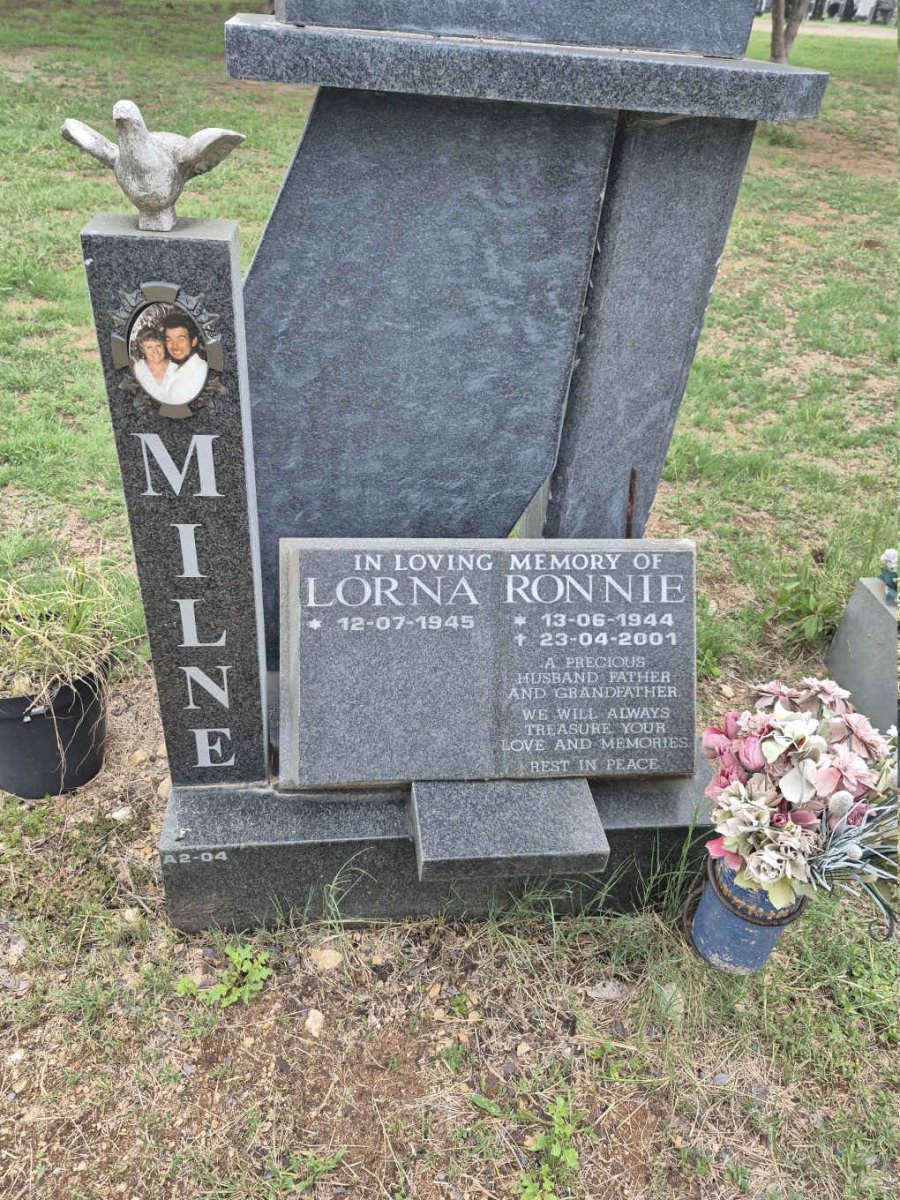MILNE Ronnie 1944-2001 & Lorna 1945-