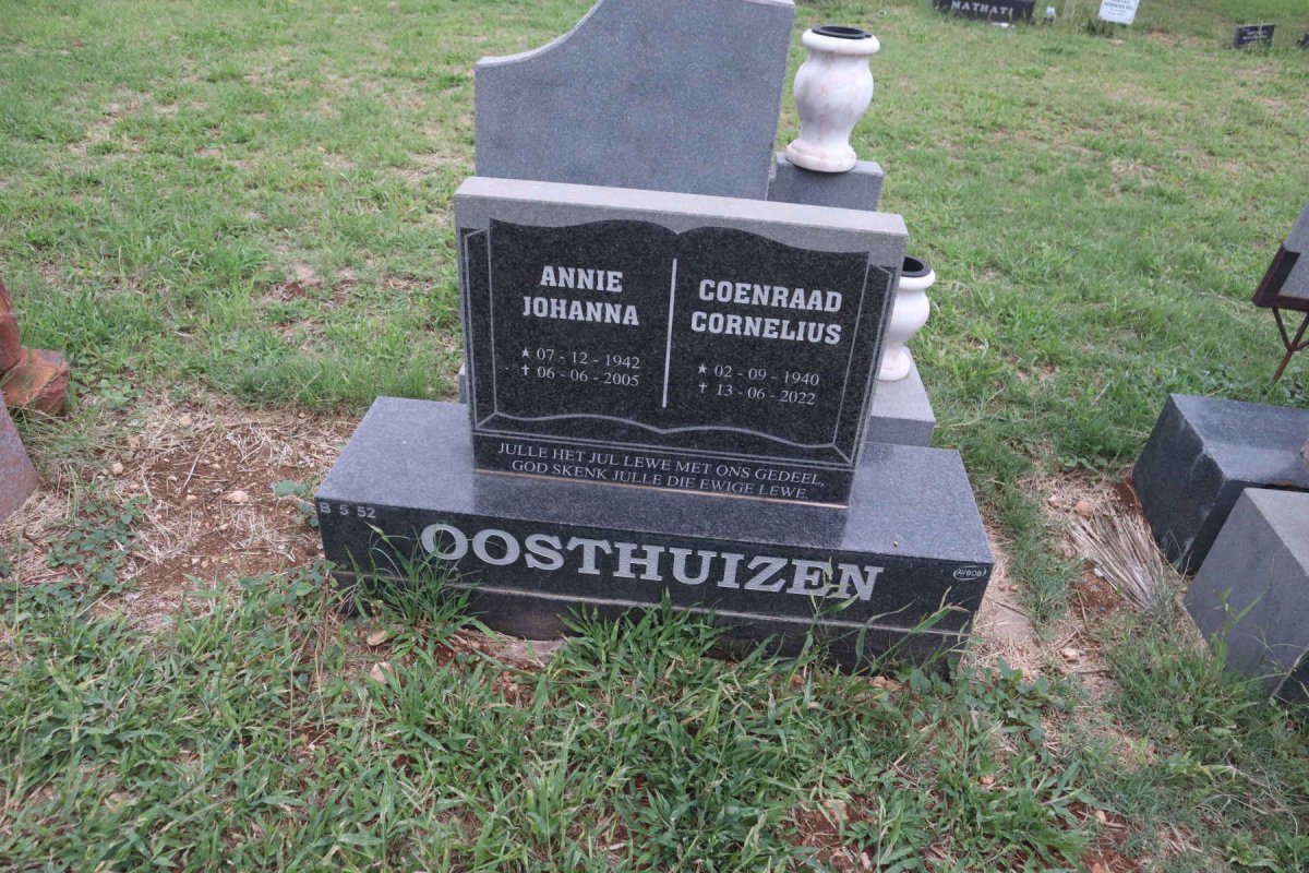 OOSTHUIZEN Coenraad Cornelius 1940-2022 & Annie Johanna 1942-2005