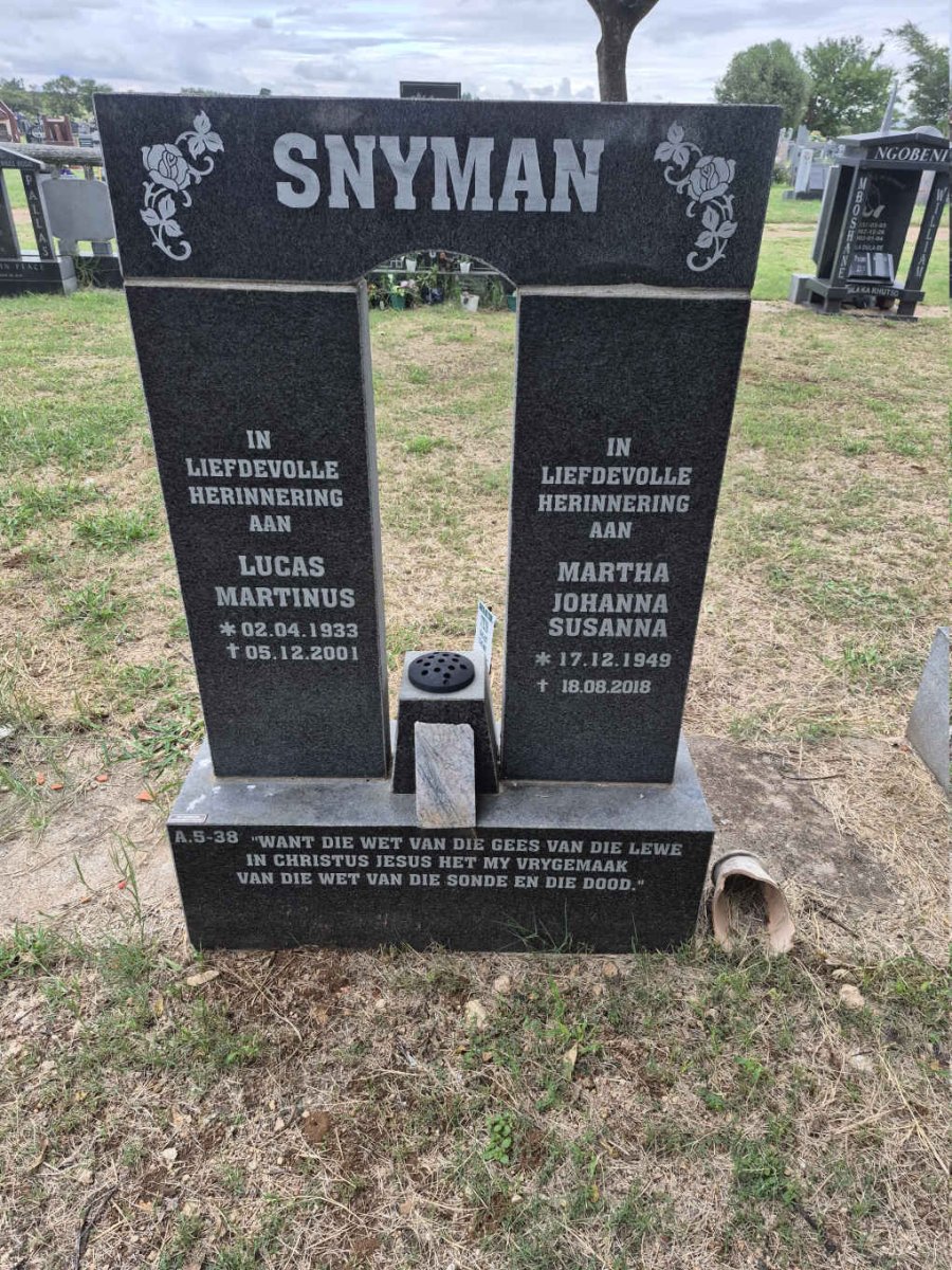 SNYMAN Lucas Martinus 1933-2001 & Martha Johanna Susanna 1949-2018