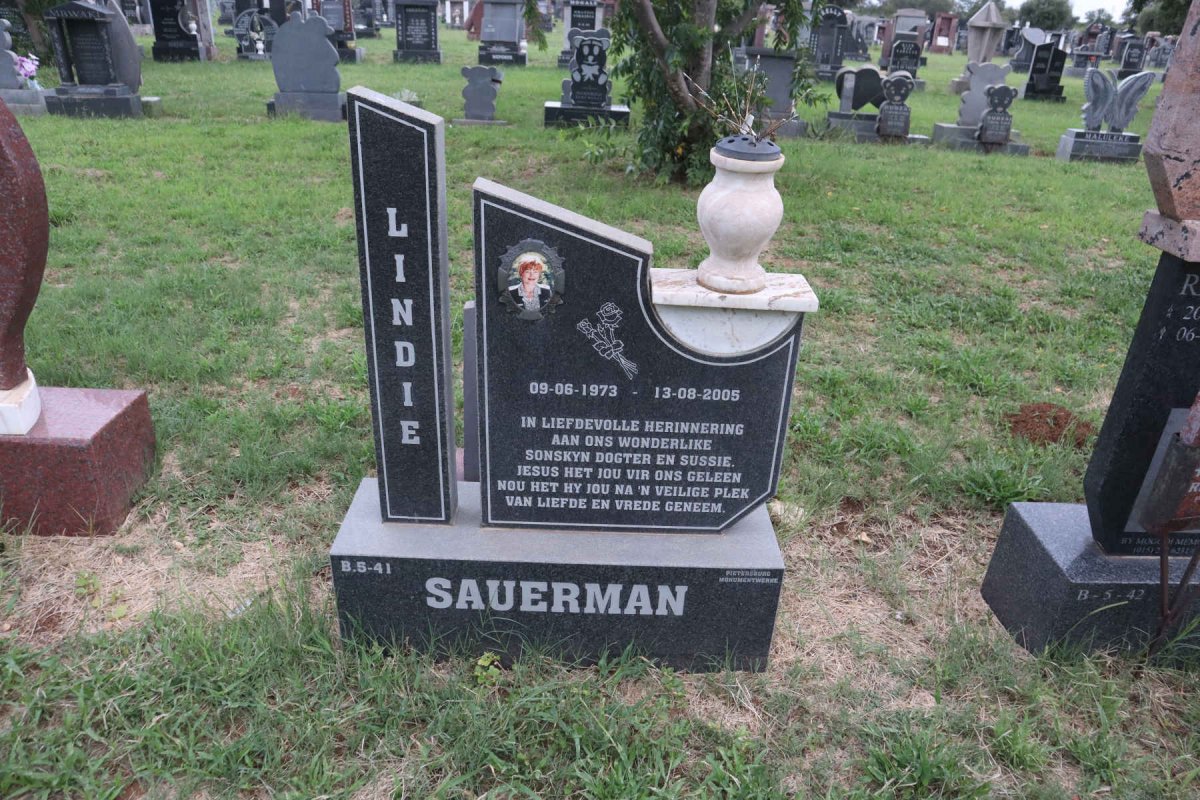 SAUERMAN Lindie 1973-2005