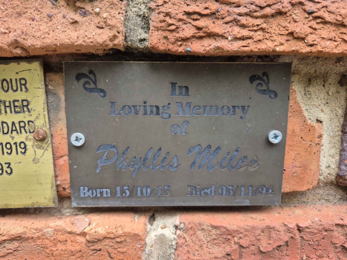 MILES Phyllis 1915-1994