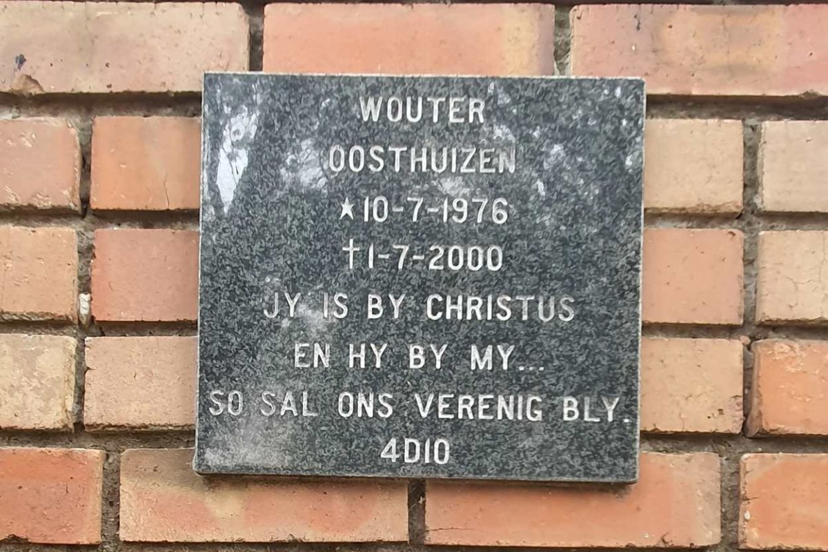 OOSTHUIZEN Wouter 1976-2000