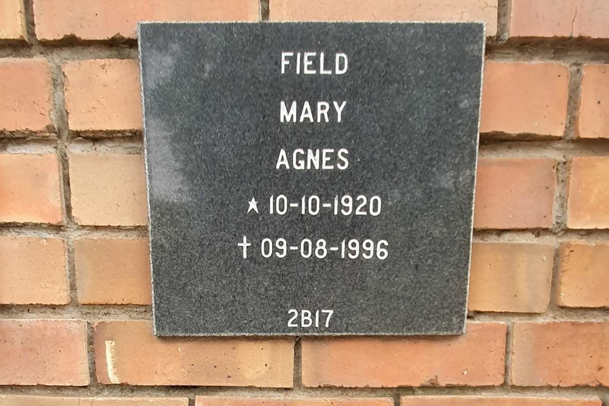 FIELD Mary Agnes 1920-1996