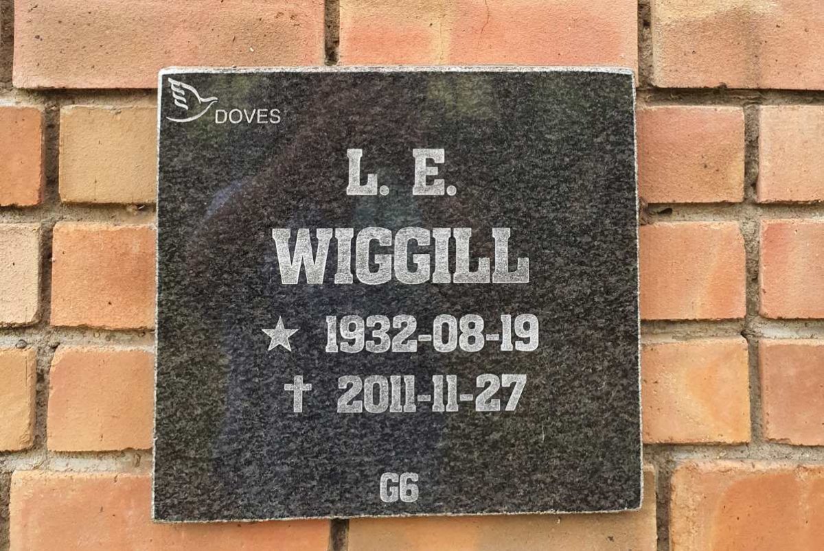 WIGGILL L.E. 1932-2011