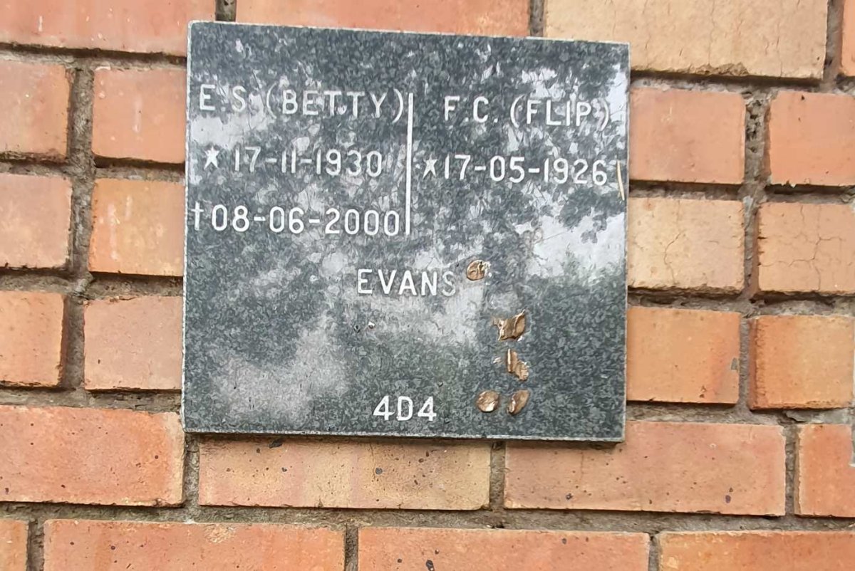 EVANS F.C. 1926- & E.S. 1930-2000