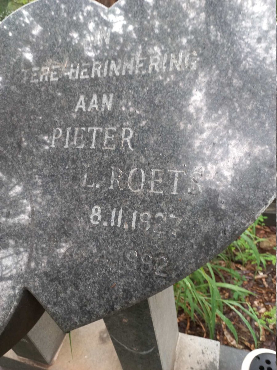 BEZUIDENHOUT Pieter L. Roets 1927-1992 & Rosa Amelia D. 1925-2011_2
