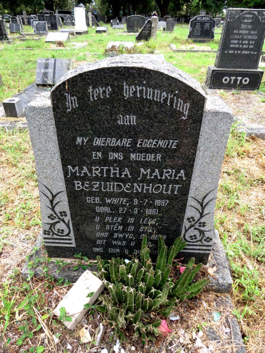BEZUIDENHOUT Willem Johannes 1892-1970 & Martha Maria nee WHITE 1897-1961_2