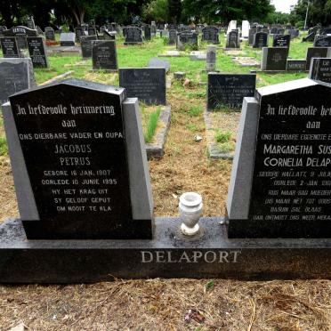 DELAPORT Jacobus Petrus 1907-1995 & Margaretha Susanna Cornelia HALLATT 1914-1961