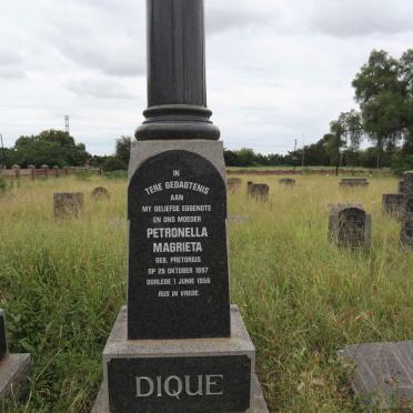 DIQUE Petronella Magrieta nee PRETORIUS 1897-1956