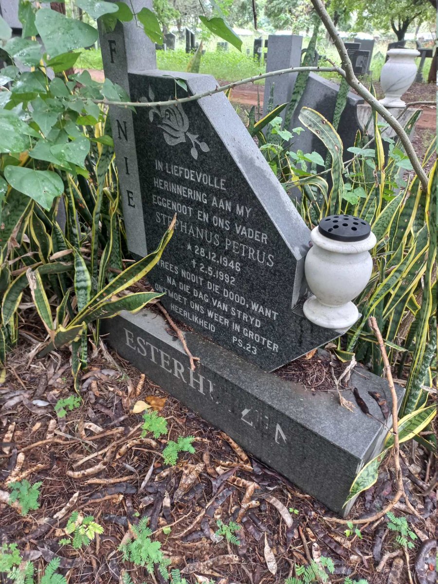 ESTERHUIZEN Stephanus Petrus 1946-1992