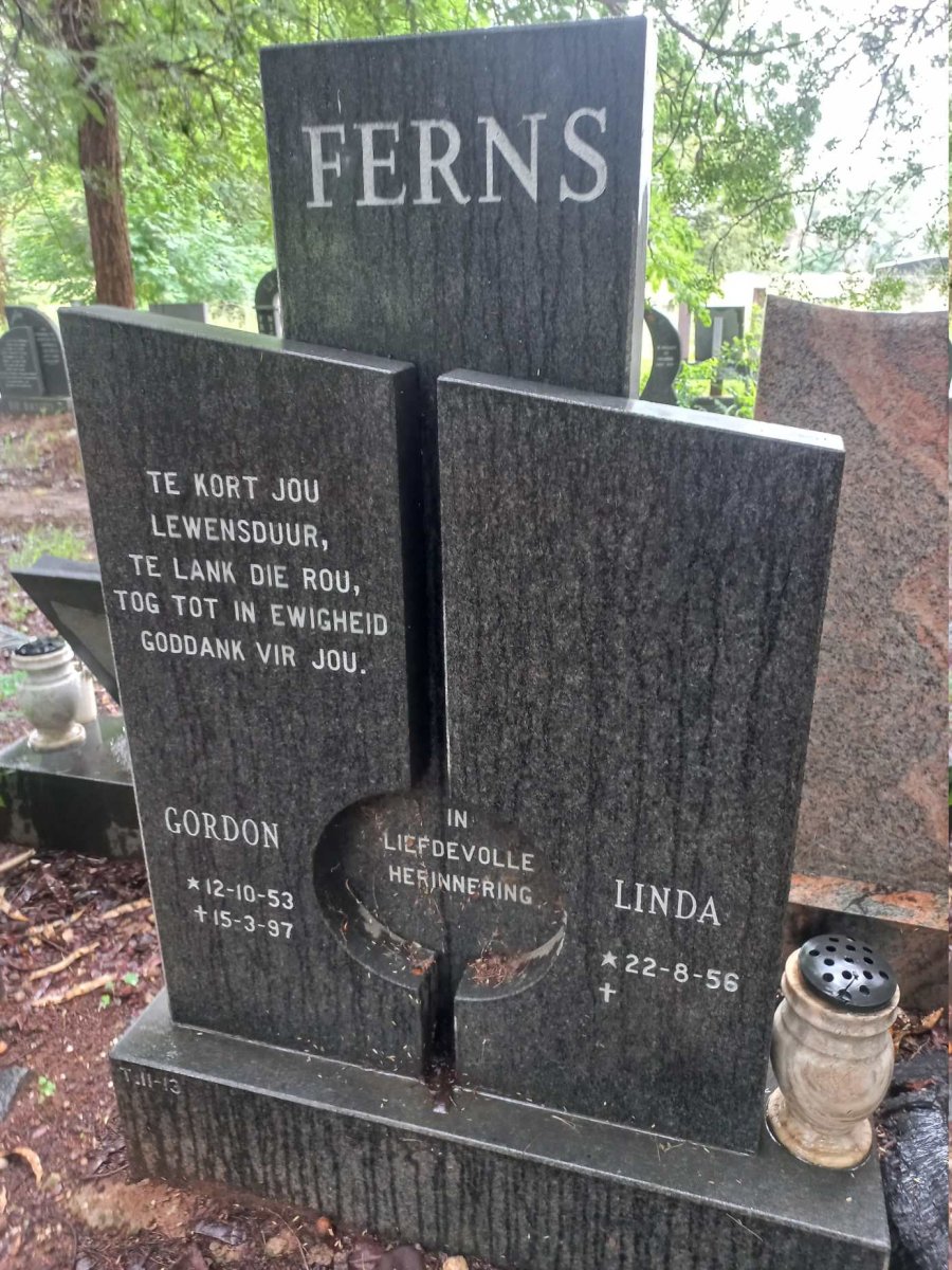 FERNS Gordon 1953-1997 & Linda 1956-