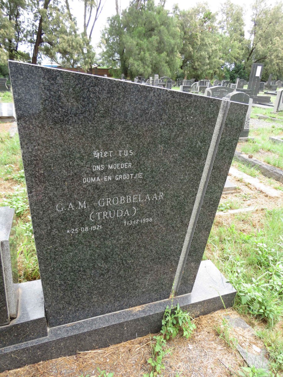 GROBBELAAR P.J.L 1916-1972 & G.A.M. 1921-1998_2