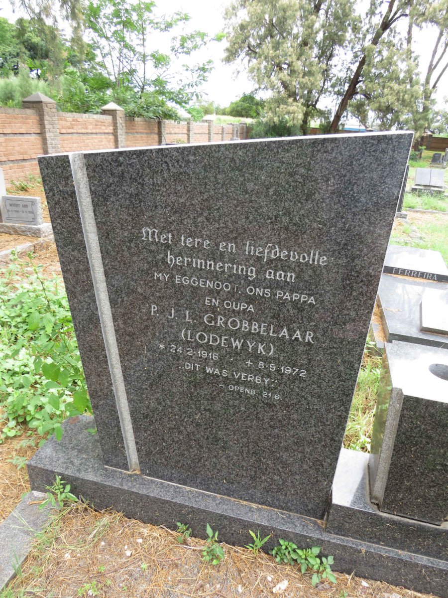 GROBBELAAR P.J.L 1916-1972 & G.A.M. 1921-1998_1
