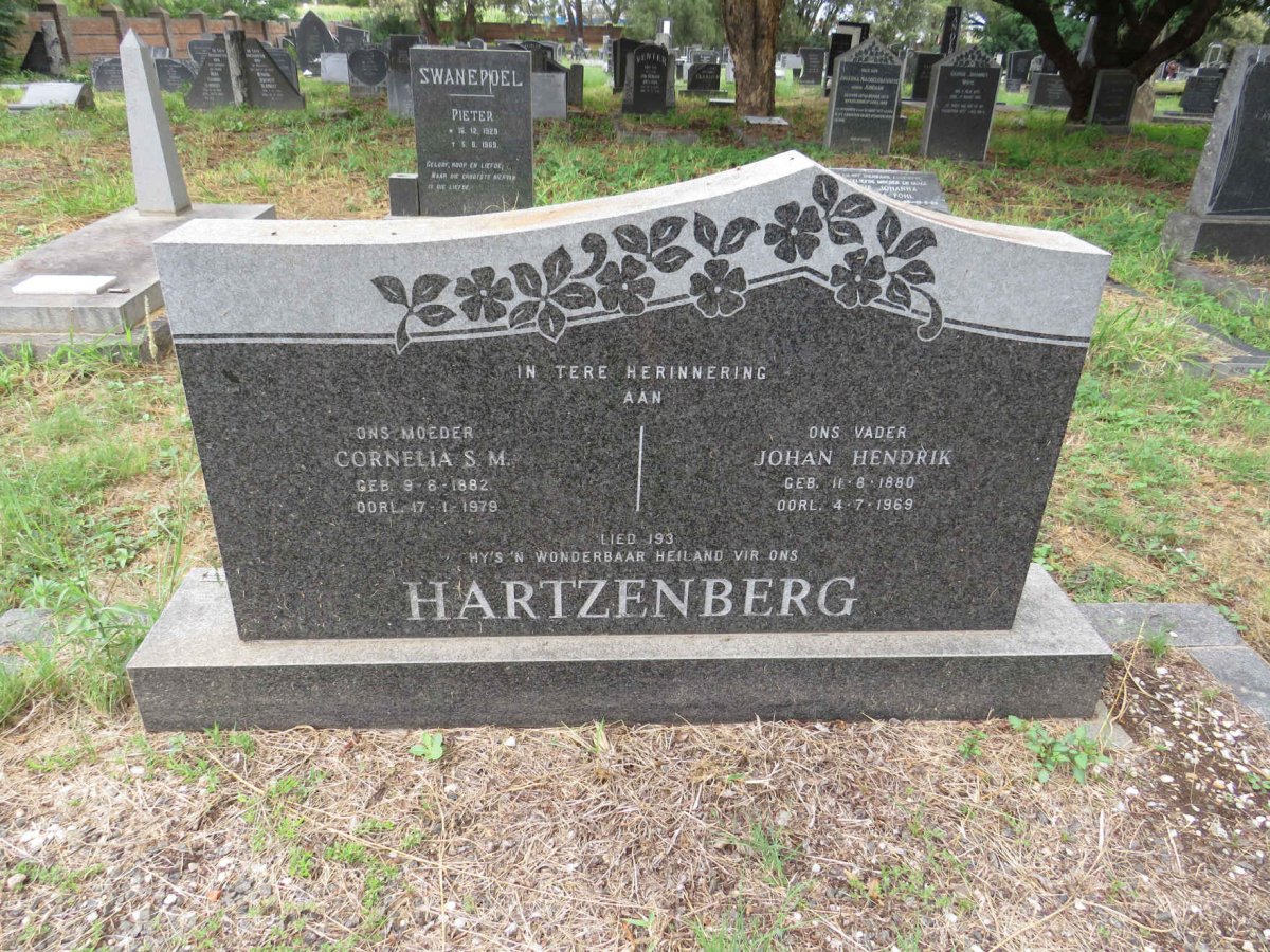 HARTZENBERG Johan Hendrik 1880-1969 & Cornelia S.M. 1882-1979