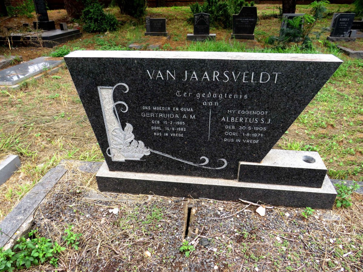 JAARSVELDT Albertus S.J., van 1905-1971 & Gertruida A.M. 1905-1982