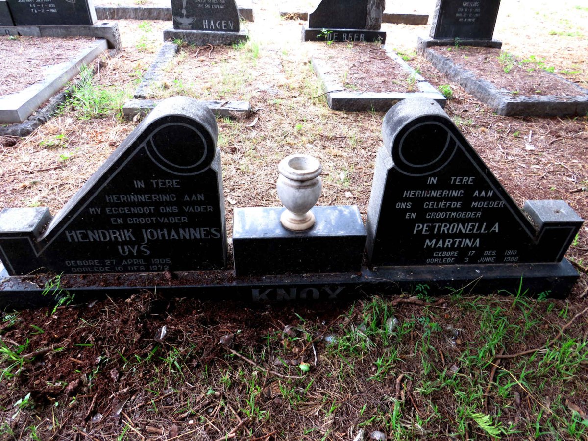 KNOX Hendrik Johannes Uys 1905-1972 & Petronella Martina 1910-1988