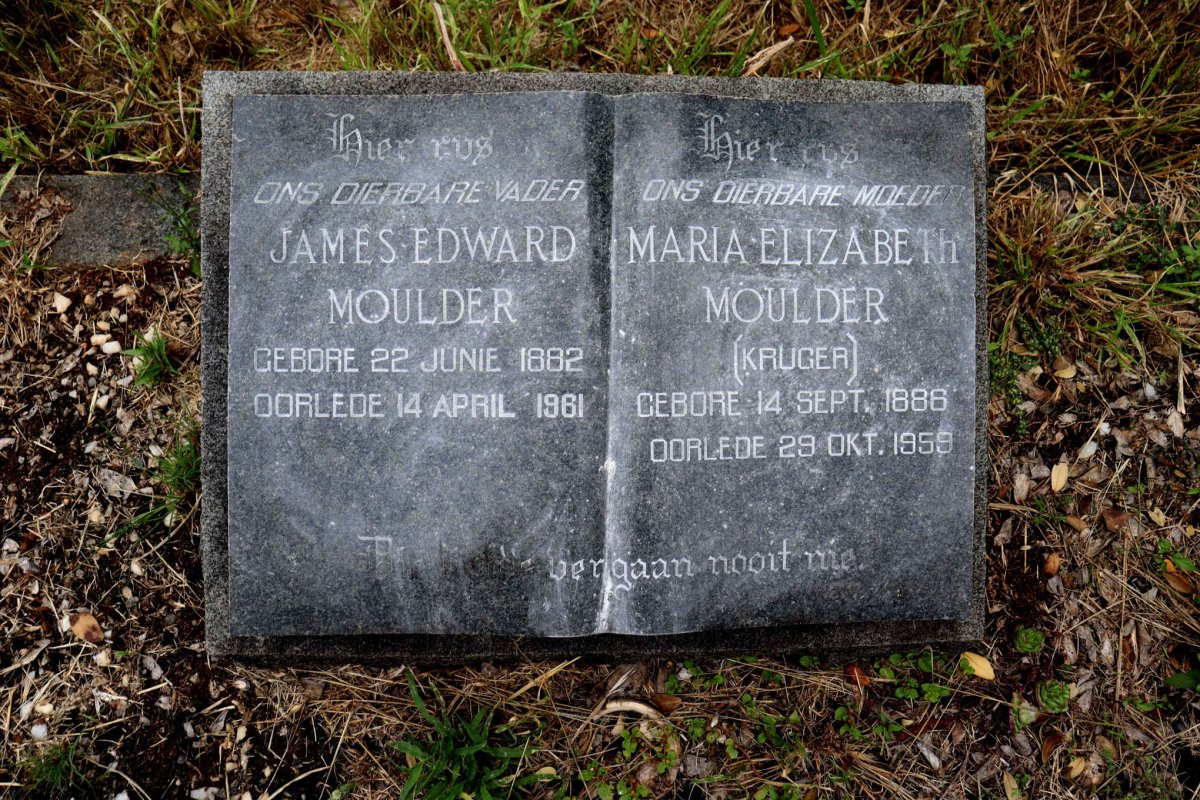 MOULDER James Edward 1882-1961 & Maria Elizabeth nee KRUGER 1886-1959