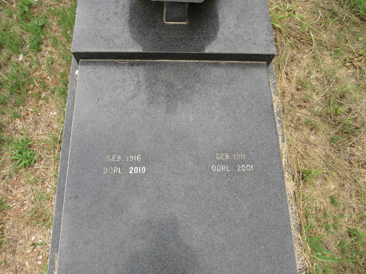 NYSSCHEN Chris, de 1911-2001 & Sannie 1916-2020_2