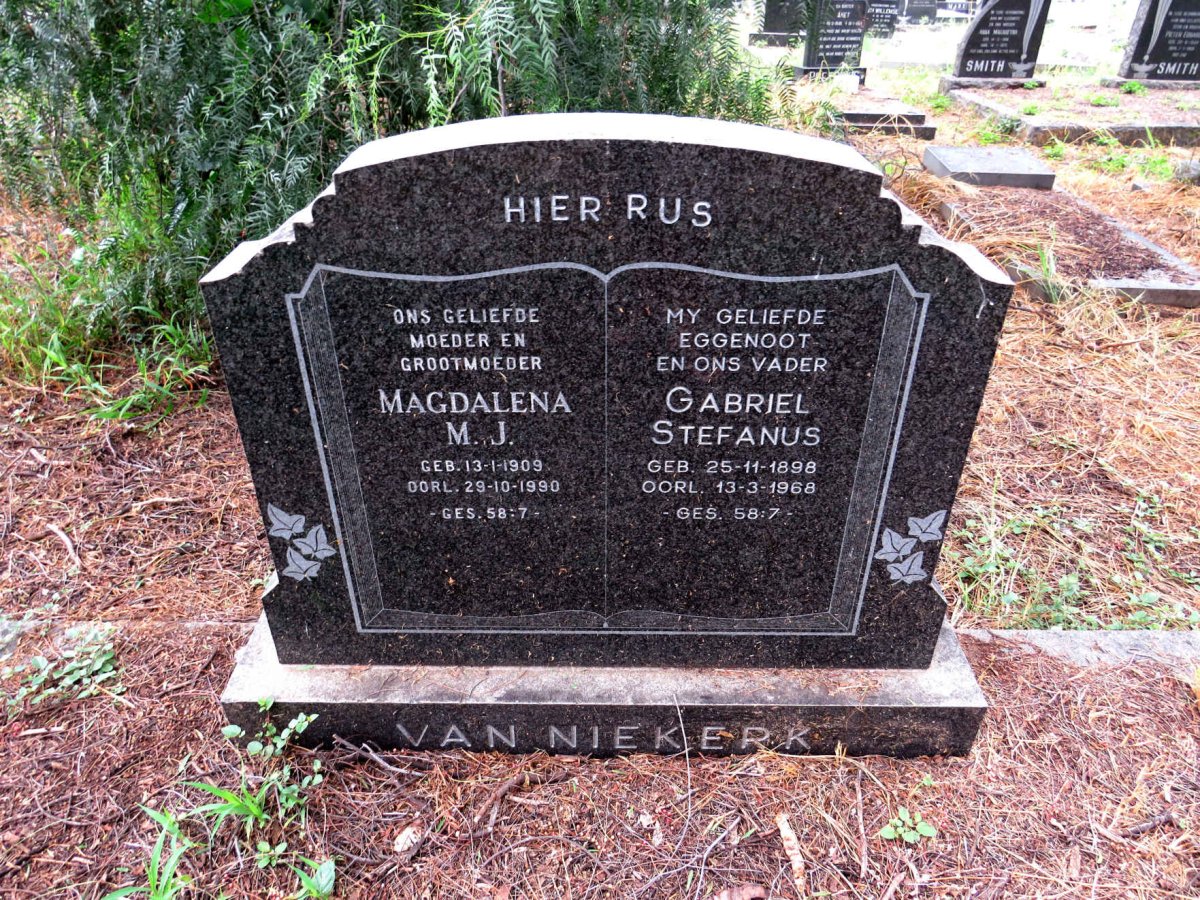 NIEKERK Gabriel Stefanus, van 1898-1968 & Magdalena M.J. 1909-1990