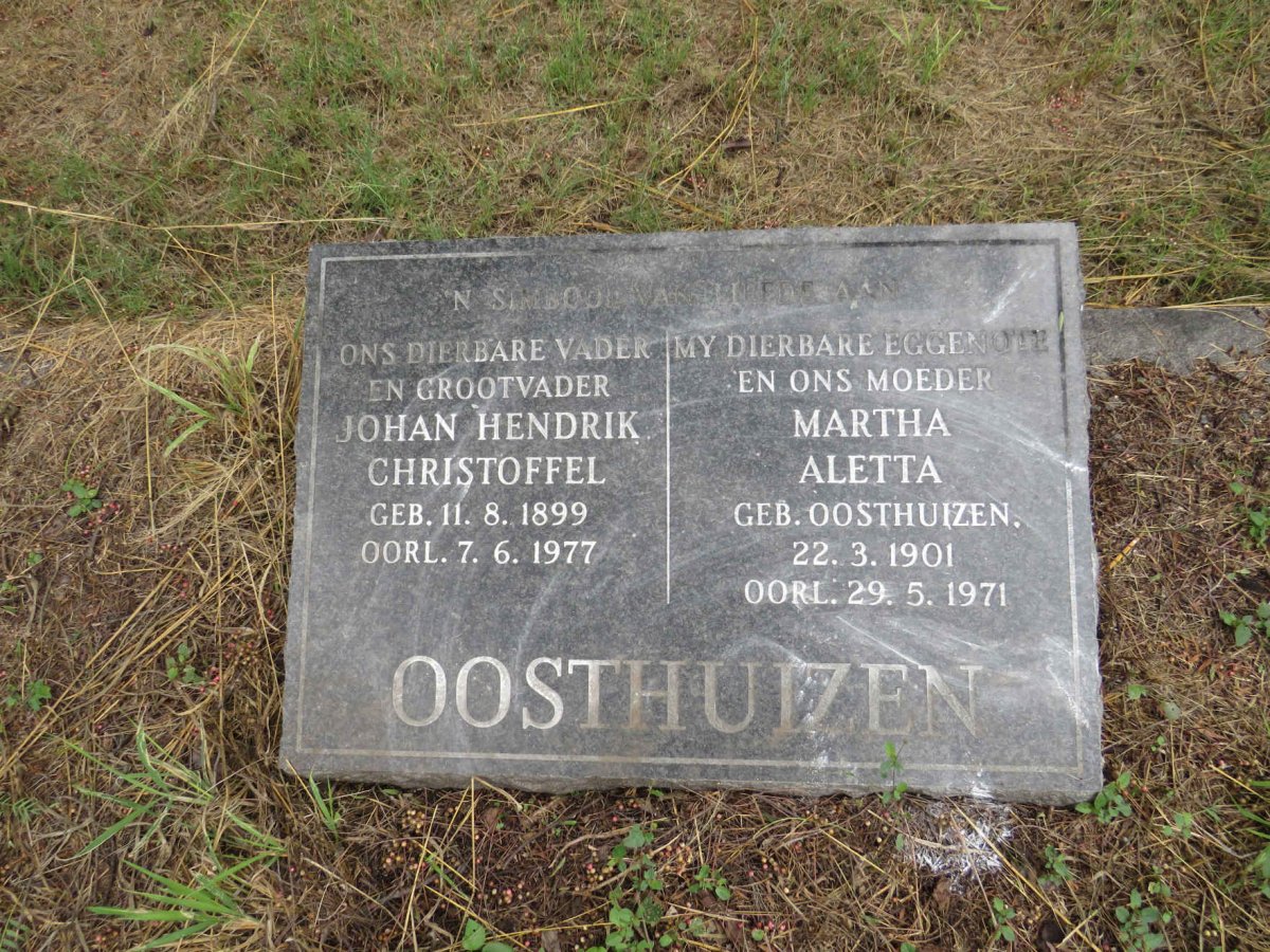 OOSTHUIZEN Johan Hendrik Christoffel 1899-1977 & Martha Aletta OOSTHUIZEN 1901-1971