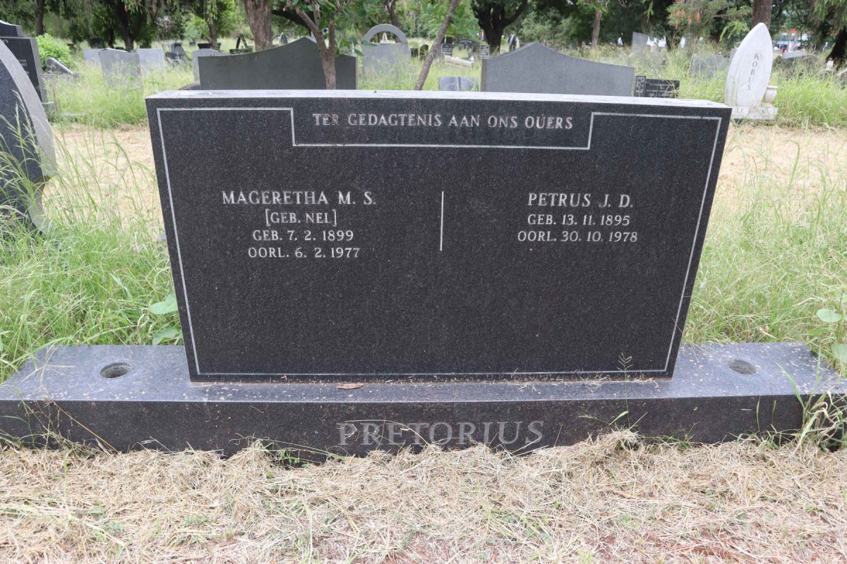 PRETORIUS Petrus J.D. 1895-1978 & Mageretha M.S. nee NEL 1899-1977