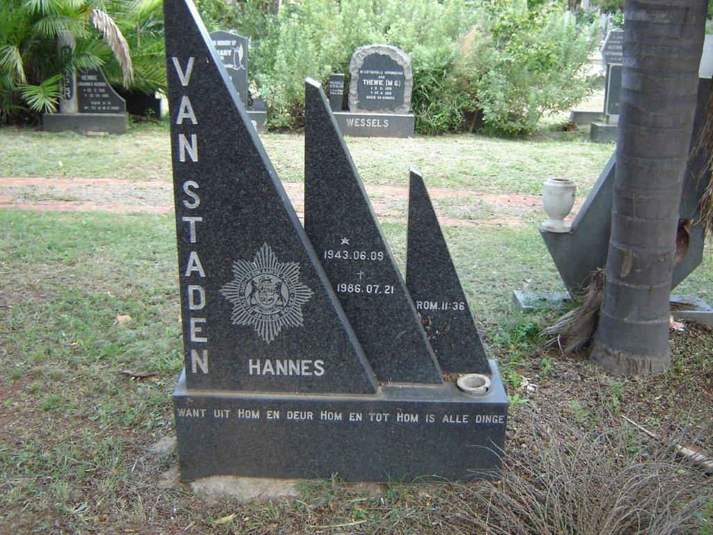 STADEN Hannes, van 1943-1986