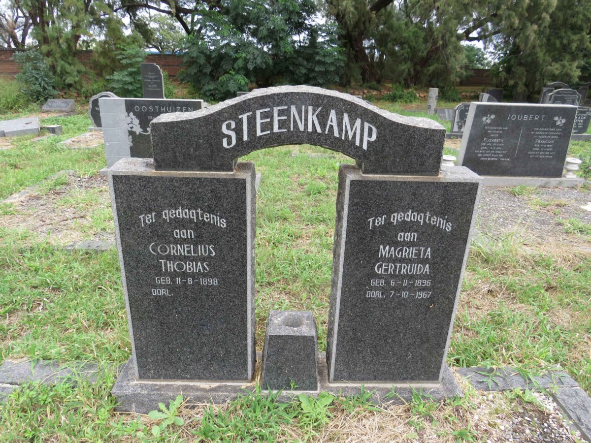 STEENKAMP Cornelius Thobias 1898- & Magrieta Gertruida 1896-1967