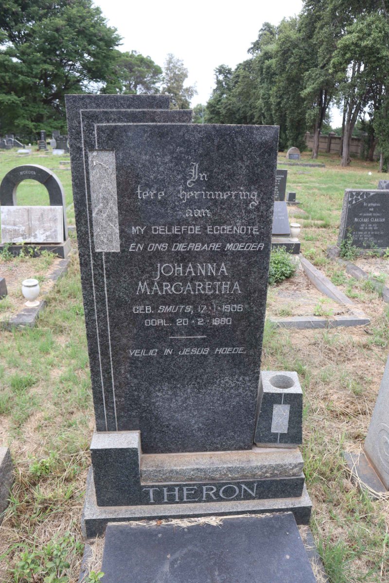 THERON Jannie 1898-1976 & Johanna Margaretha nee SMUTS 1906-1980_2