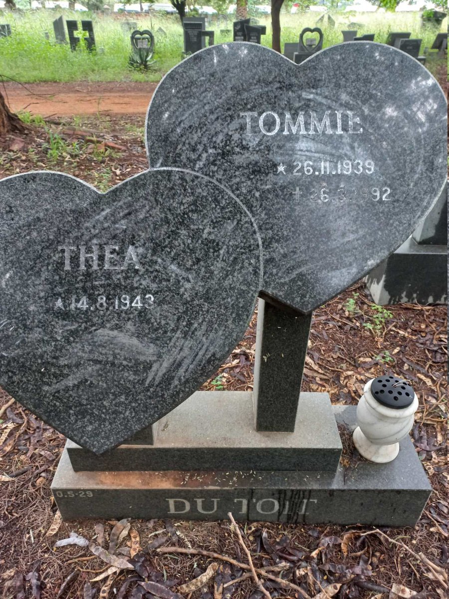 TOIT Tommie, de 1939-1992 & Thea 1943-