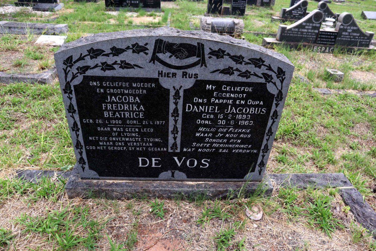 VOS Daniel Jacobus, de 1893-1963 & Jacoba Fredrika Beatrice 1900-1977