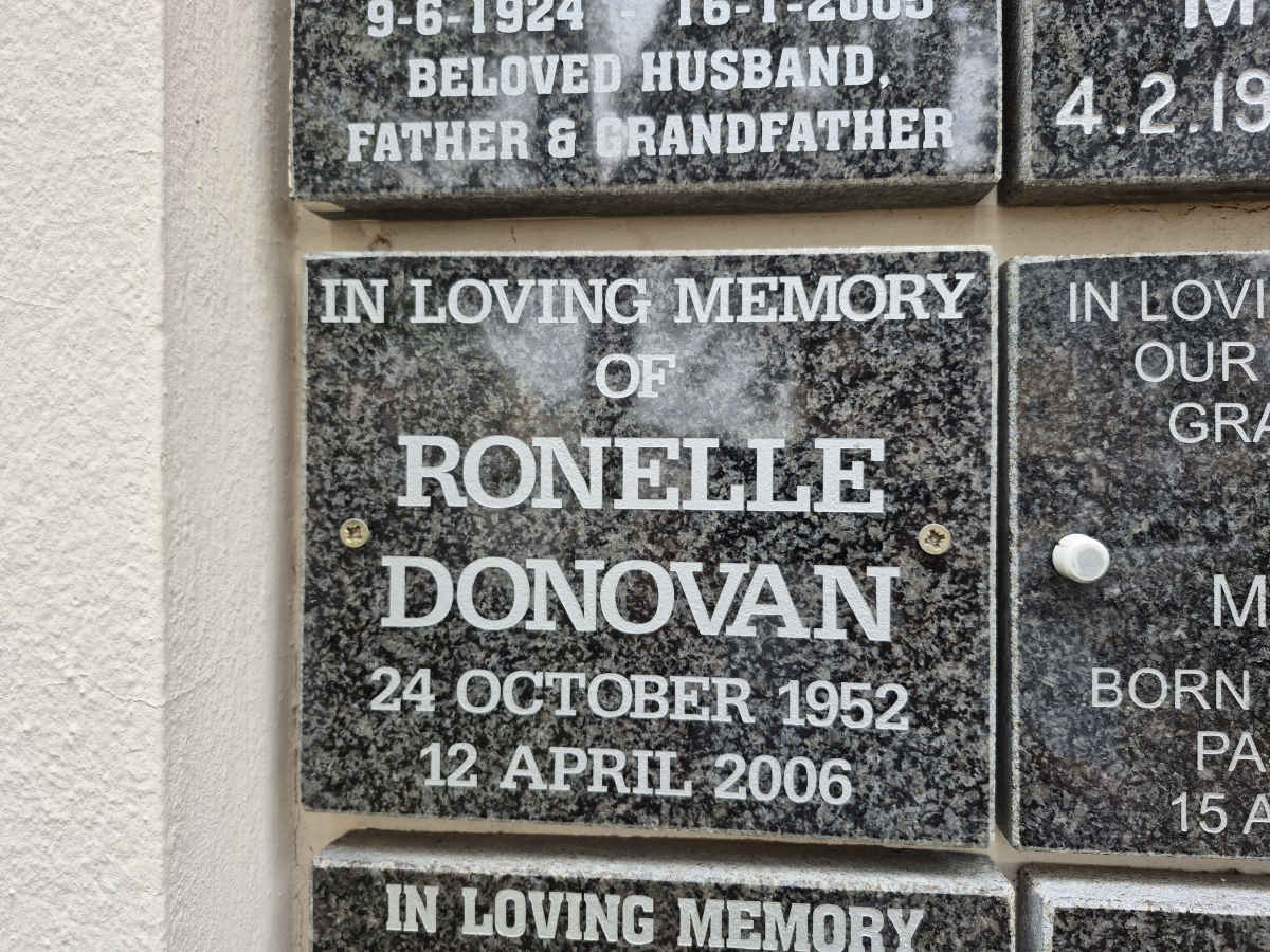 DONOVAN Ronelle 1952-2006